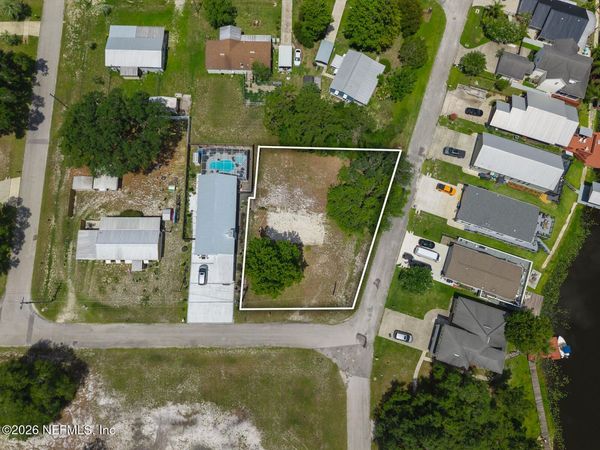 1305 2ND Avenue, Welaka, FL 32189