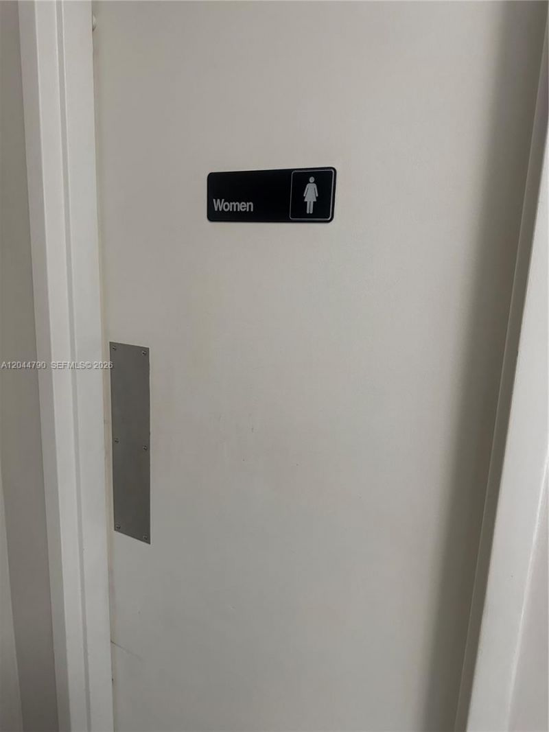 9225 Collins Ave , Unit 303, Surfside, FL 33154 Photo
