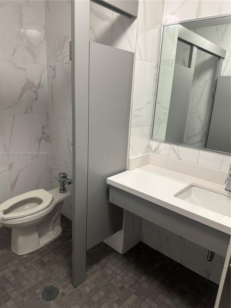 9225 Collins Ave , Unit 303, Surfside, FL 33154 Photo