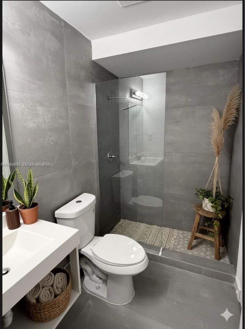 81 NW 44th St , Miami, FL 33127 Photo