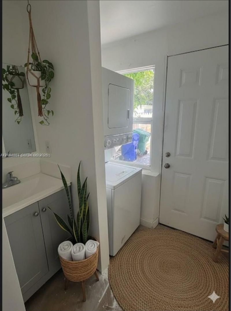 81 NW 44th St , Miami, FL 33127 Photo