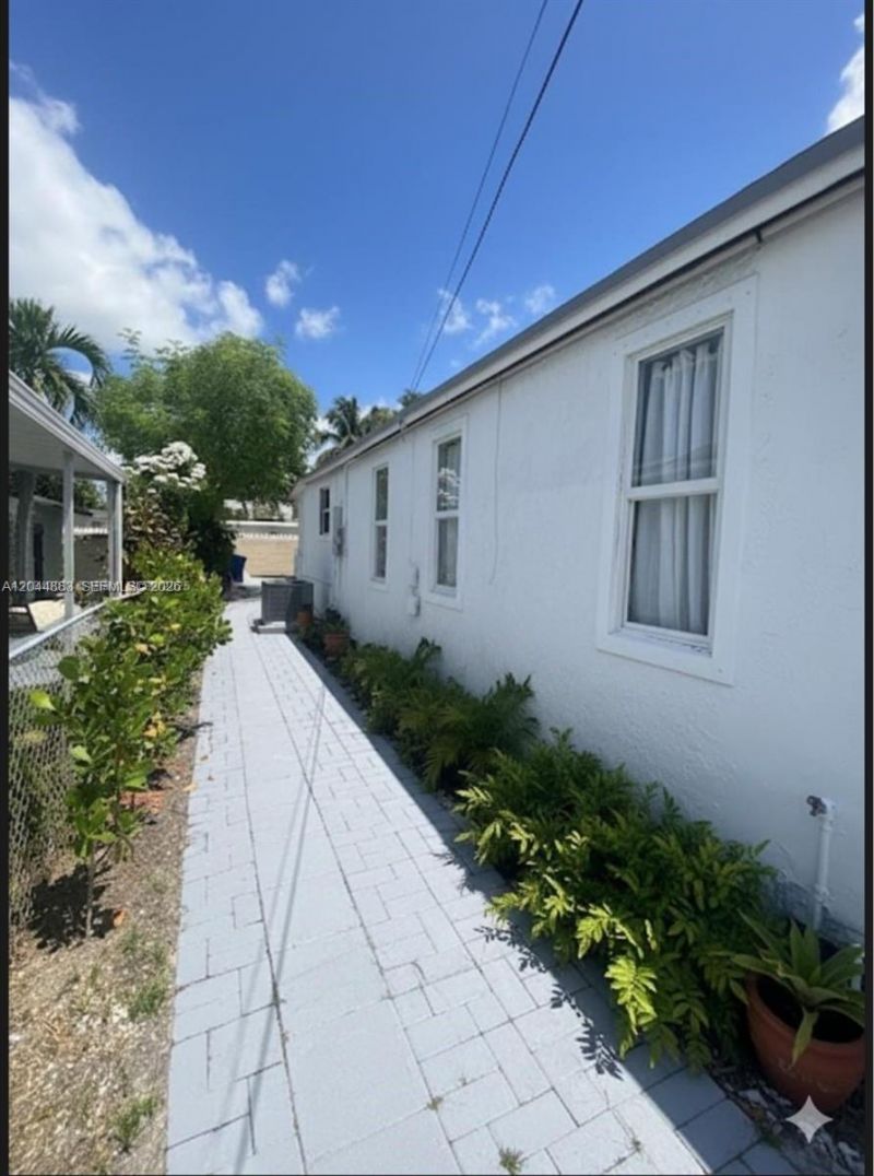 81 NW 44th St , Miami, FL 33127 Photo