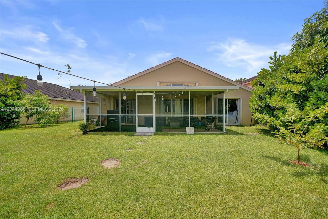 19473 NW 24th Pl , Pembroke Pines, FL 33029 Photo