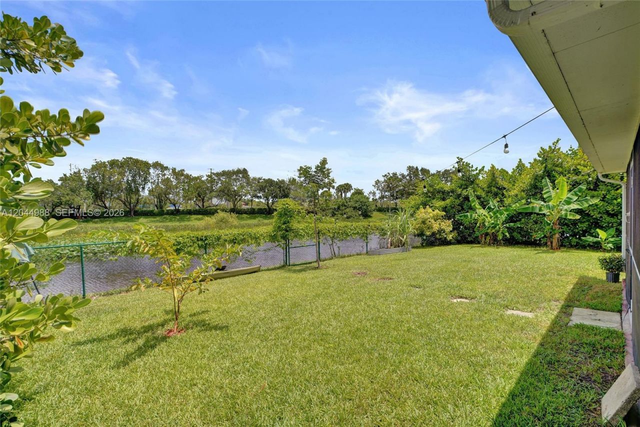 19473 NW 24th Pl , Pembroke Pines, FL 33029 Photo