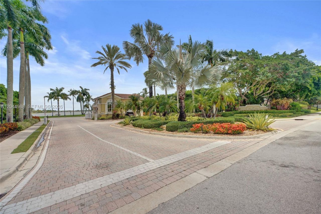 19473 NW 24th Pl , Pembroke Pines, FL 33029 Photo