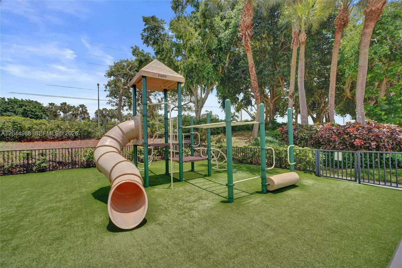 19473 NW 24th Pl , Pembroke Pines, FL 33029 Photo