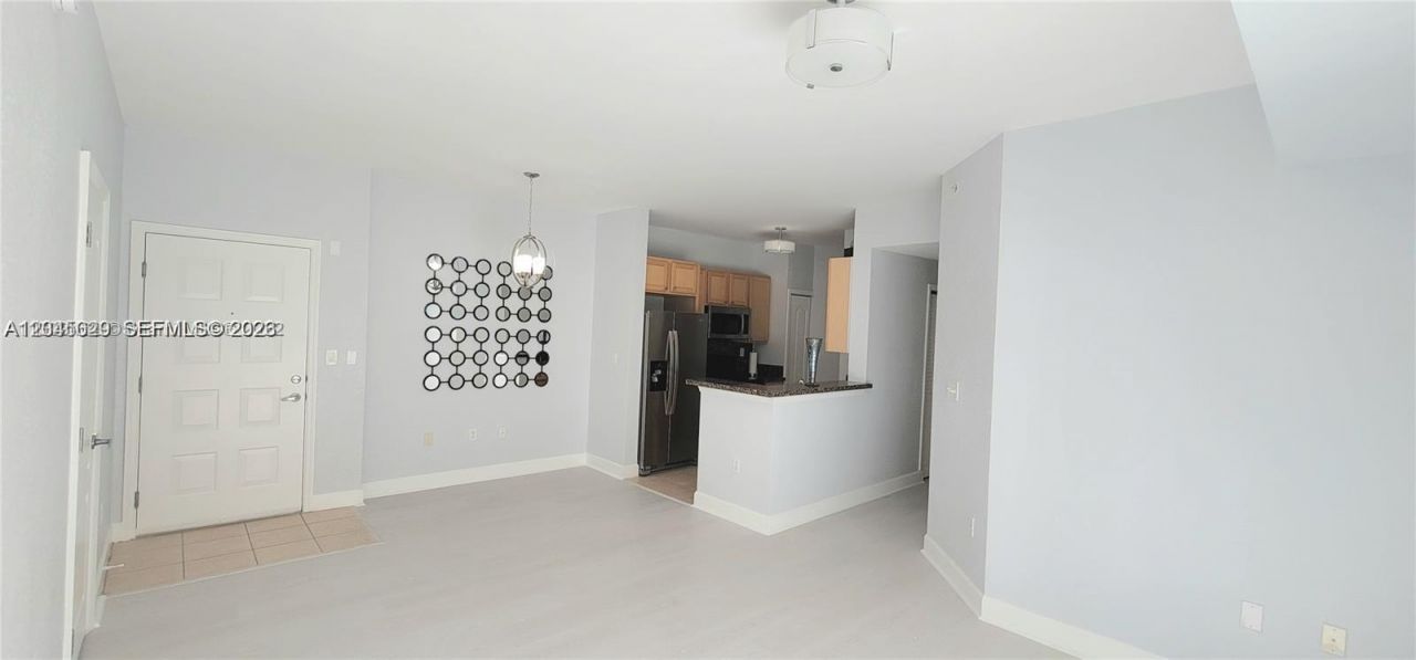 6001 SW 70th St, Unit 215, South Miami, FL 33143 Photo