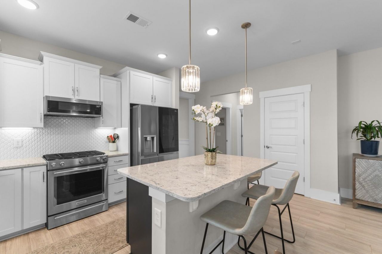 1026 Eugenio St.  Photo 6