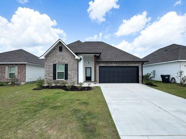 28317 Merrimack Dr, Denham Springs, LA 70726