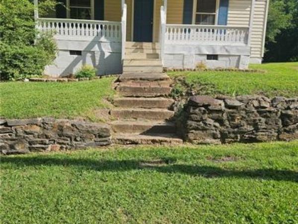 108 W Foster Avenue , Dallas, GA 30132