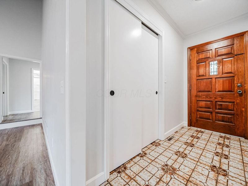 1711 Sioux Court, Grove City, OH 43123 Photo 5