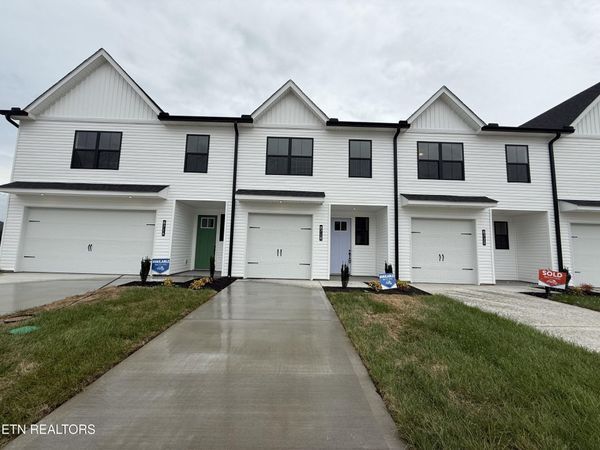 8718 Chapman Trace Way, Knoxville, TN 37920
