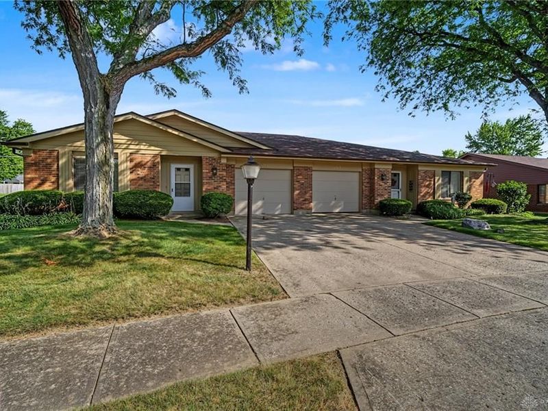 1313-1315 Rosehaven Circle, Kettering, OH 45429 Photo 2