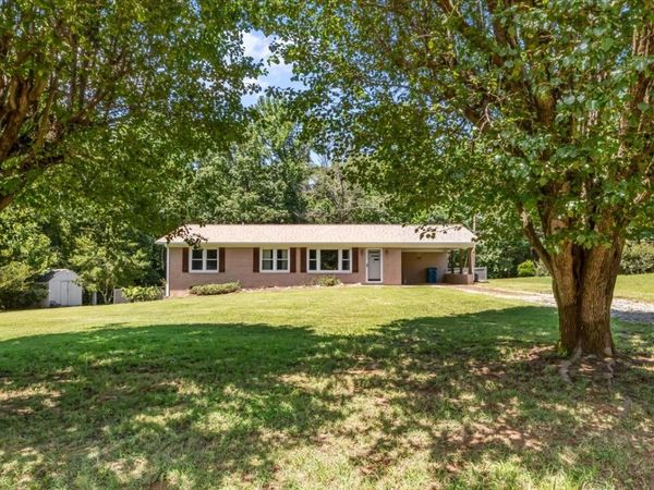 196 Victor St , Camden, TN 38320