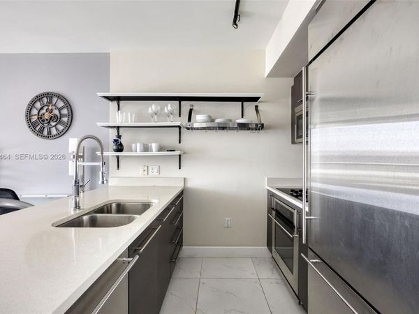 500 Brickell Ave , Unit 1400, Miami, FL 33131