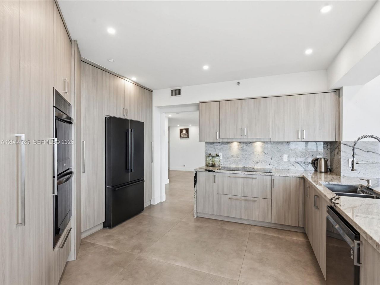 3802 NE 207th St, Unit 1101, Aventura, FL 33180 Photo