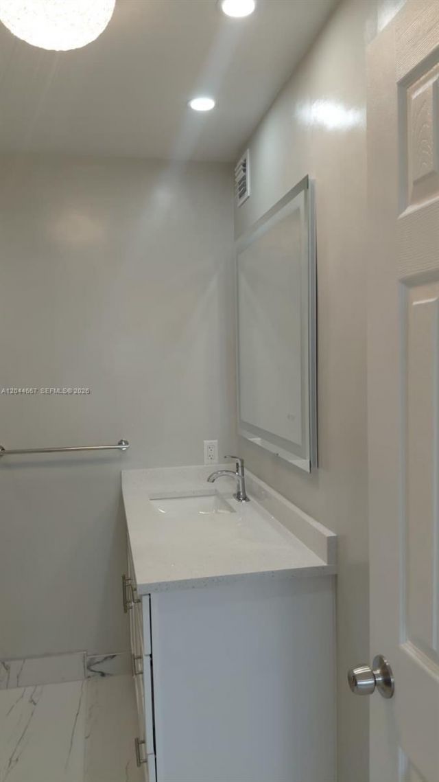 5335 NW 10th Ct , Unit 209, Plantation, FL 33313 Photo