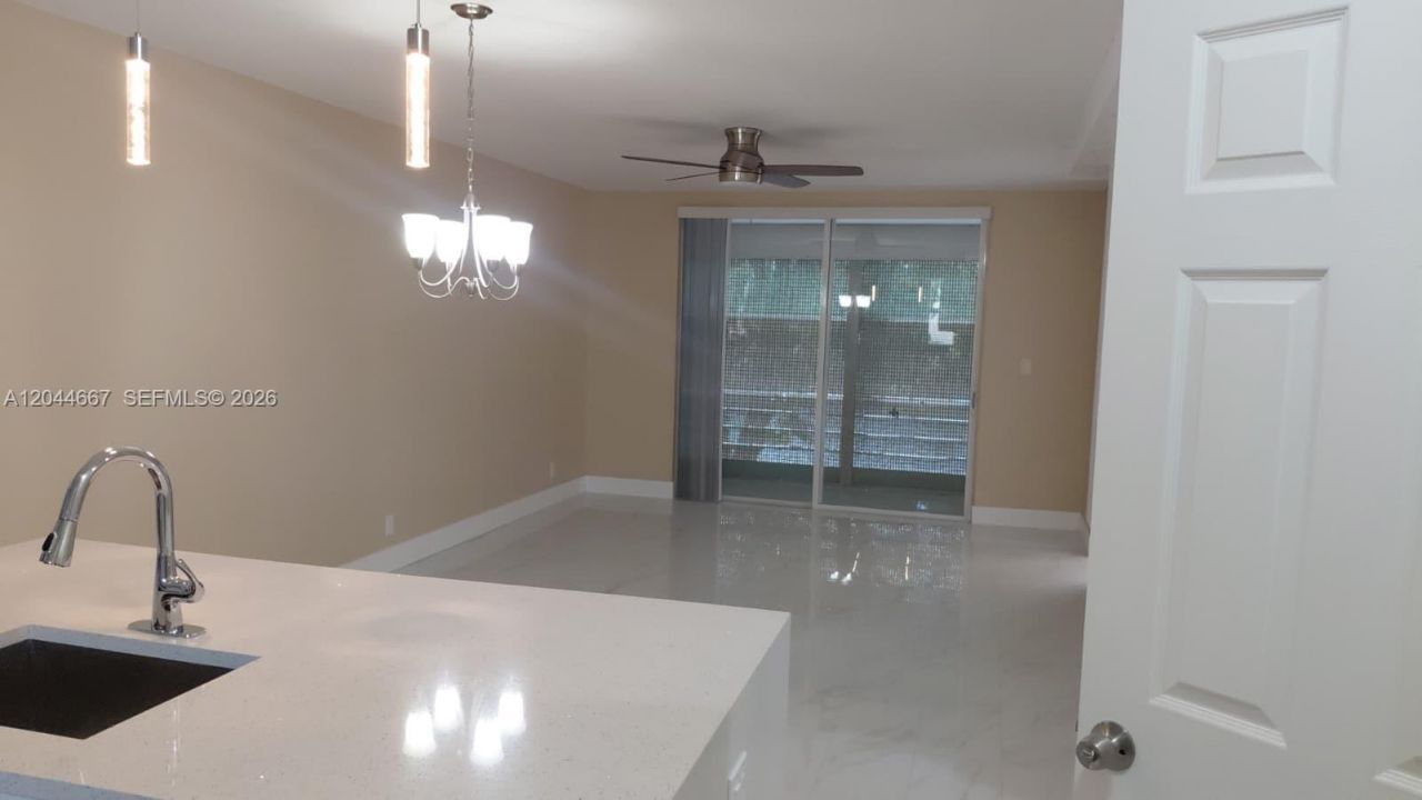 5335 NW 10th Ct , Unit 209, Plantation, FL 33313 Photo