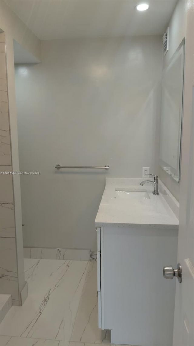 5335 NW 10th Ct , Unit 209, Plantation, FL 33313 Photo