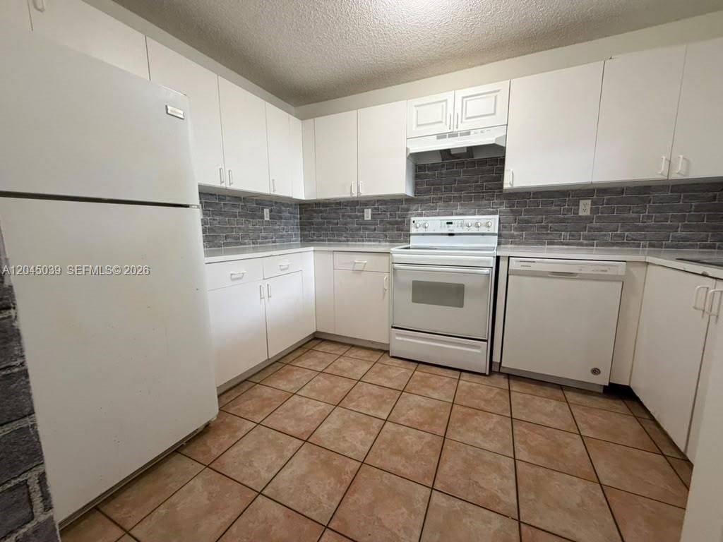 8851 NW 119th St, Unit 6201, Hialeah Gardens, FL 33018 Photo