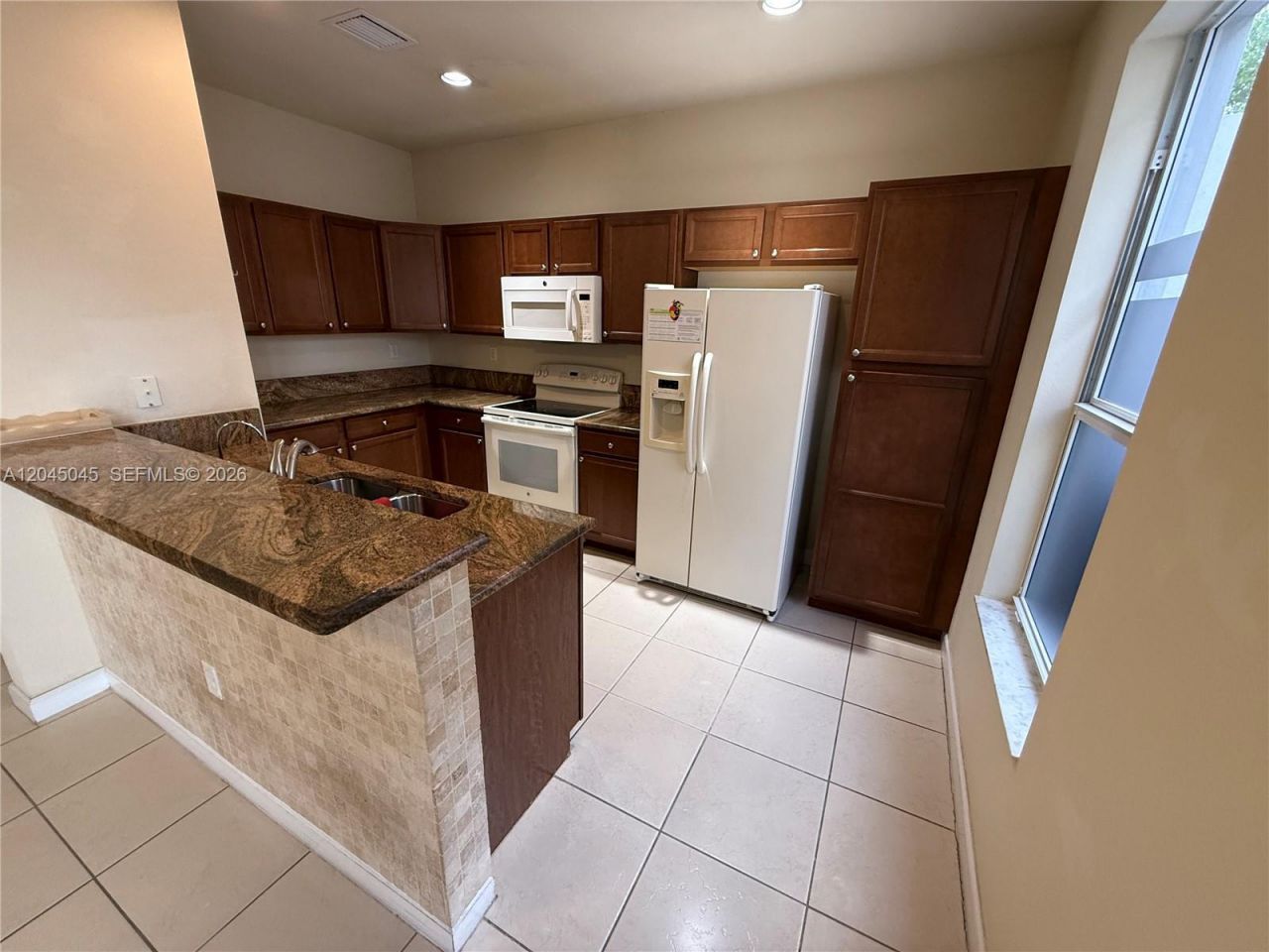 9572 SW 169th Pl , Unit Main House, Miami, FL 33196 Photo