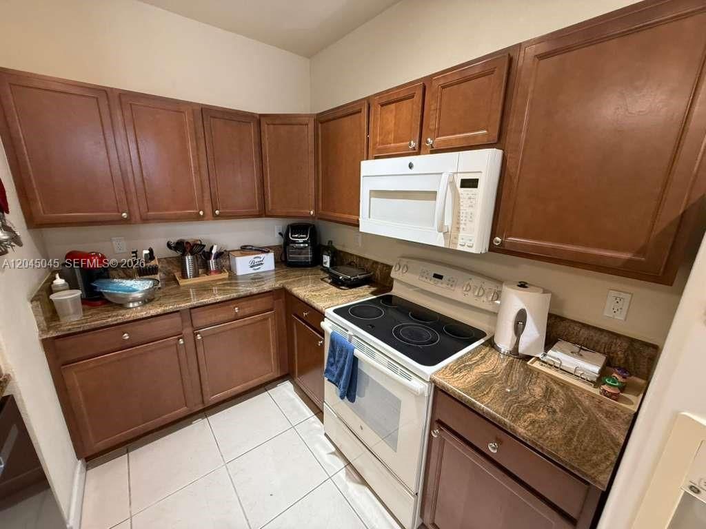 9572 SW 169th Pl , Unit Main House, Miami, FL 33196 Photo