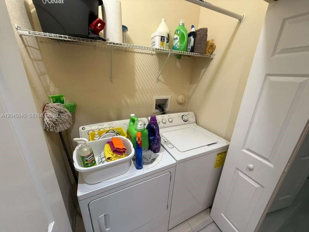 9572 SW 169th Pl , Unit Main House, Miami, FL 33196 Photo