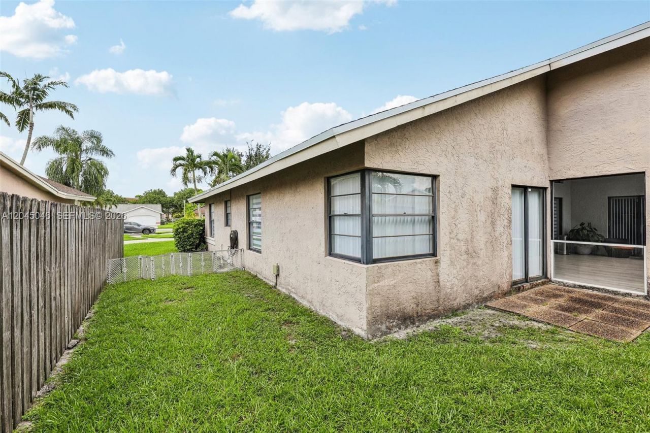 10411 NW 31st Ct, Sunrise, FL 33351 Photo