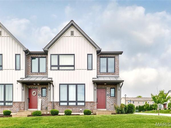 5 Aubrey Place , St Charles, MO 63303