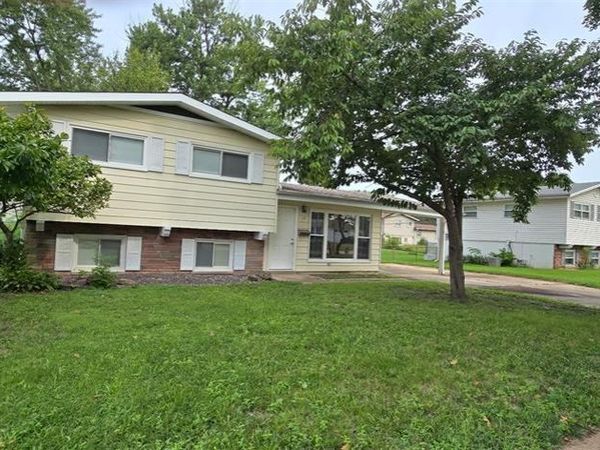 13 Floweridge Lane, Florissant, MO 63031