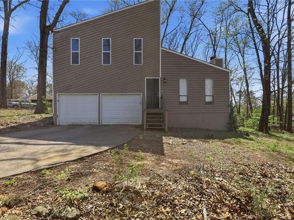 212 Trickum Hills Lane , Woodstock, GA 30188