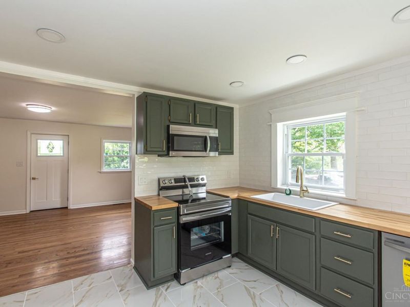 4323 Wayne Madison Road, Wayne Twp, OH 45067 Photo 8
