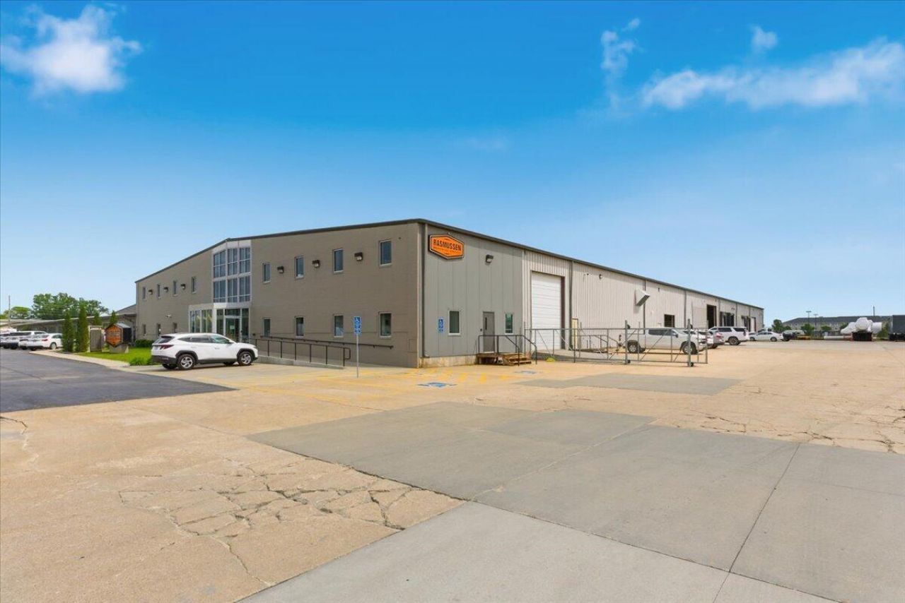 3211 Nebraska Avenue, Unit 105, Council Bluffs, IA 51501 Main Photo