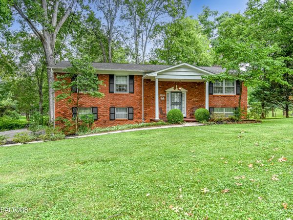 8705 Longmeade Drive, Knoxville, TN 37923