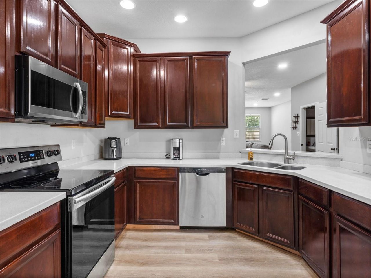 3831 Parkridge Circle, Unit 1-104, Sarasota, FL 34243 Photo