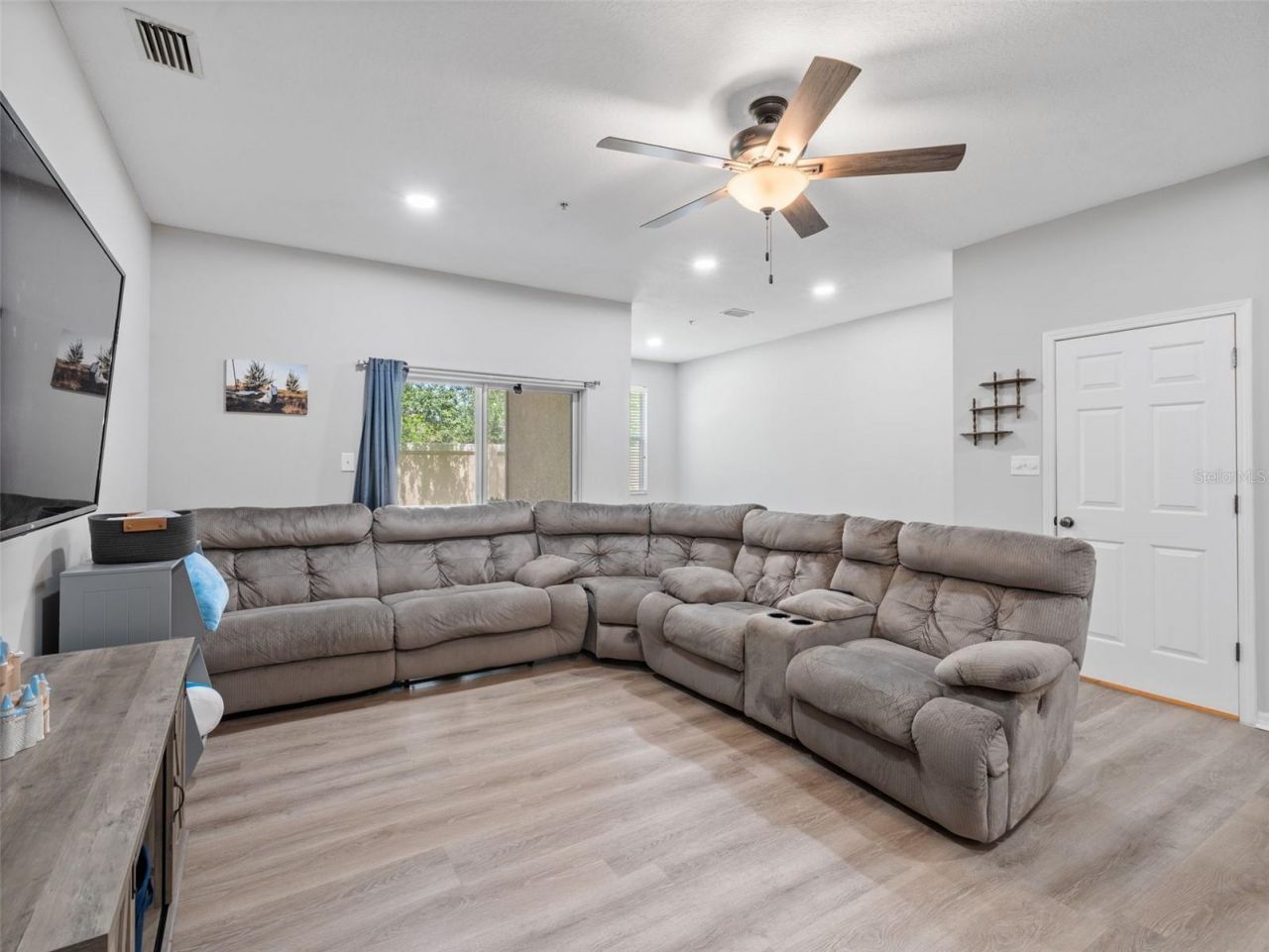 3831 Parkridge Circle, Unit 1-104, Sarasota, FL 34243 Photo