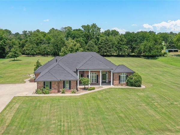2792 W Northbrook Street, Coffeyville, KS 67337