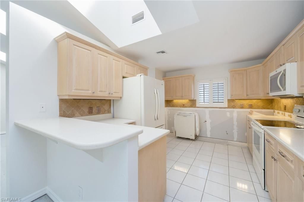770 Waterford Dr, Unit 302, Naples, FL 34113 Photo