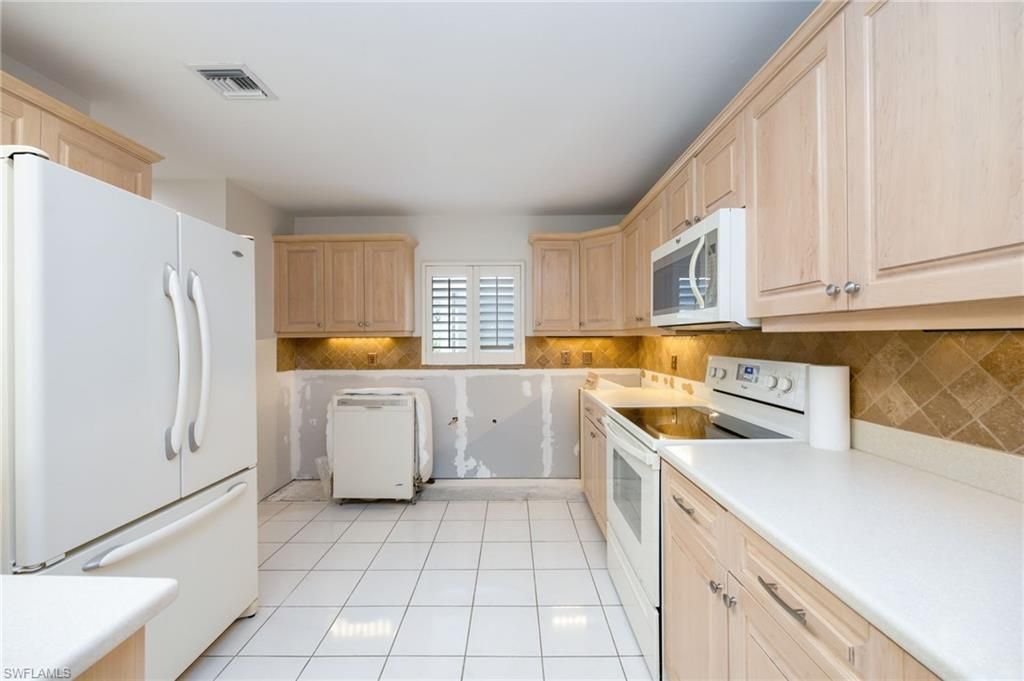 770 Waterford Dr, Unit 302, Naples, FL 34113 Photo