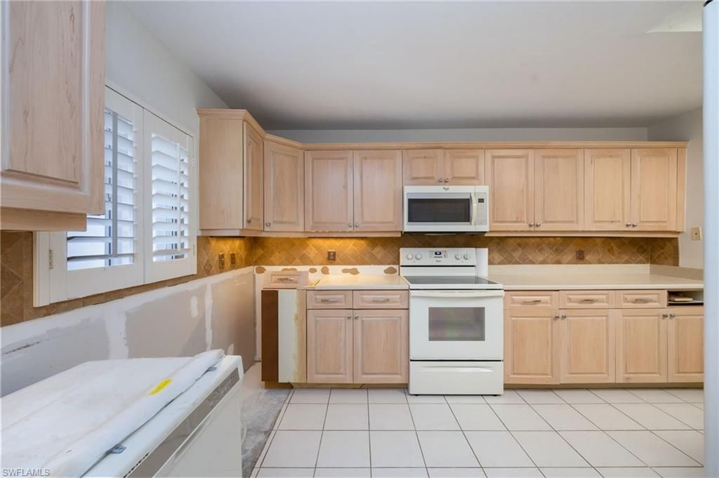 770 Waterford Dr, Unit 302, Naples, FL 34113 Photo
