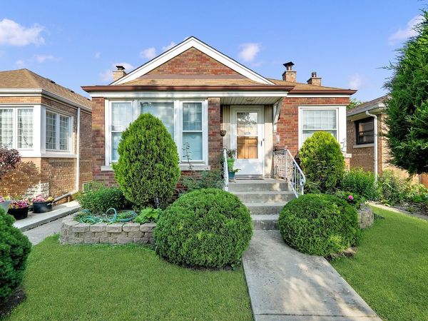 6228 S Menard Avenue , Chicago, IL 60638