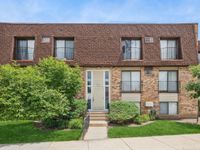 175 N Waters Edge Drive, Glendale Heights, IL 60139 primary photo