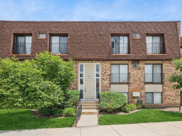 175 N Waters Edge Drive, Unit 201, Glendale Heights, IL 60139