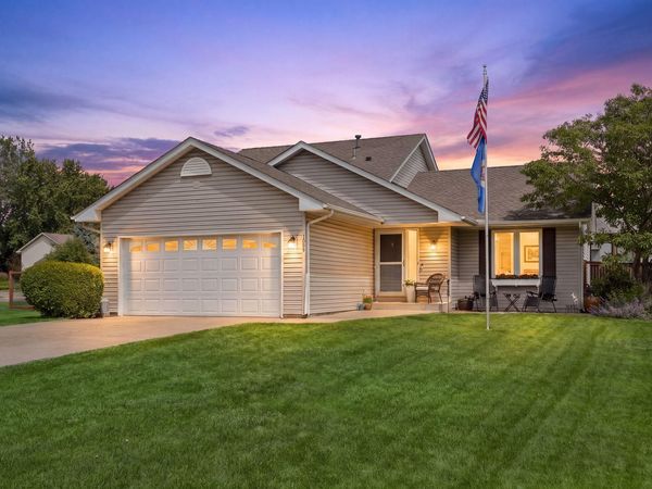1049 Bonnieview Drive, Woodbury, MN 55129