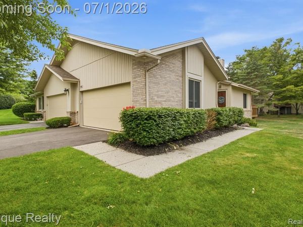 1982 Valley Lane, Orion Twp, MI 48360