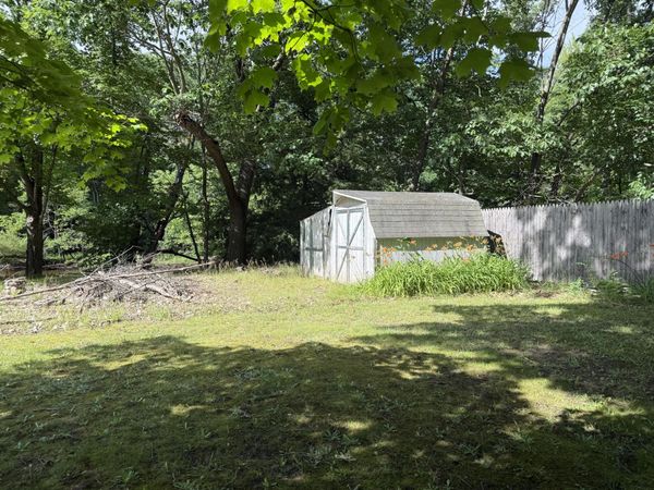 VL Hayes, Hesperia, MI 49421
