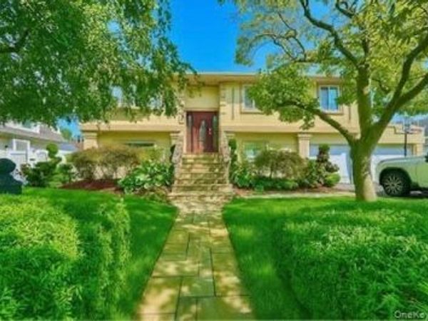 62 Walnut Road , Inwood, NY 11096