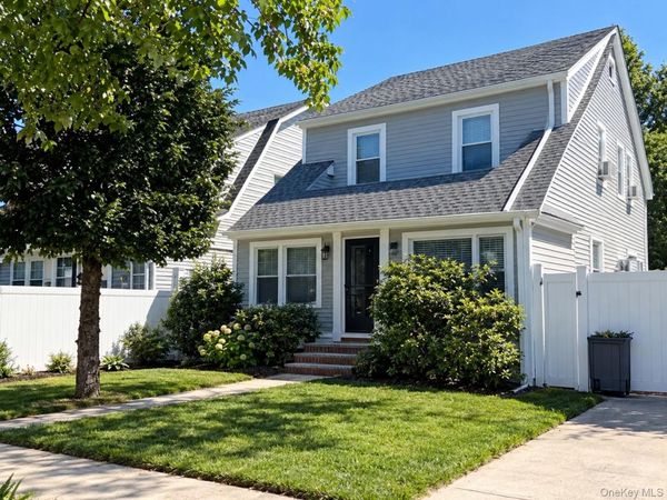 93-27 215th Place, Queens Village, NY 11428