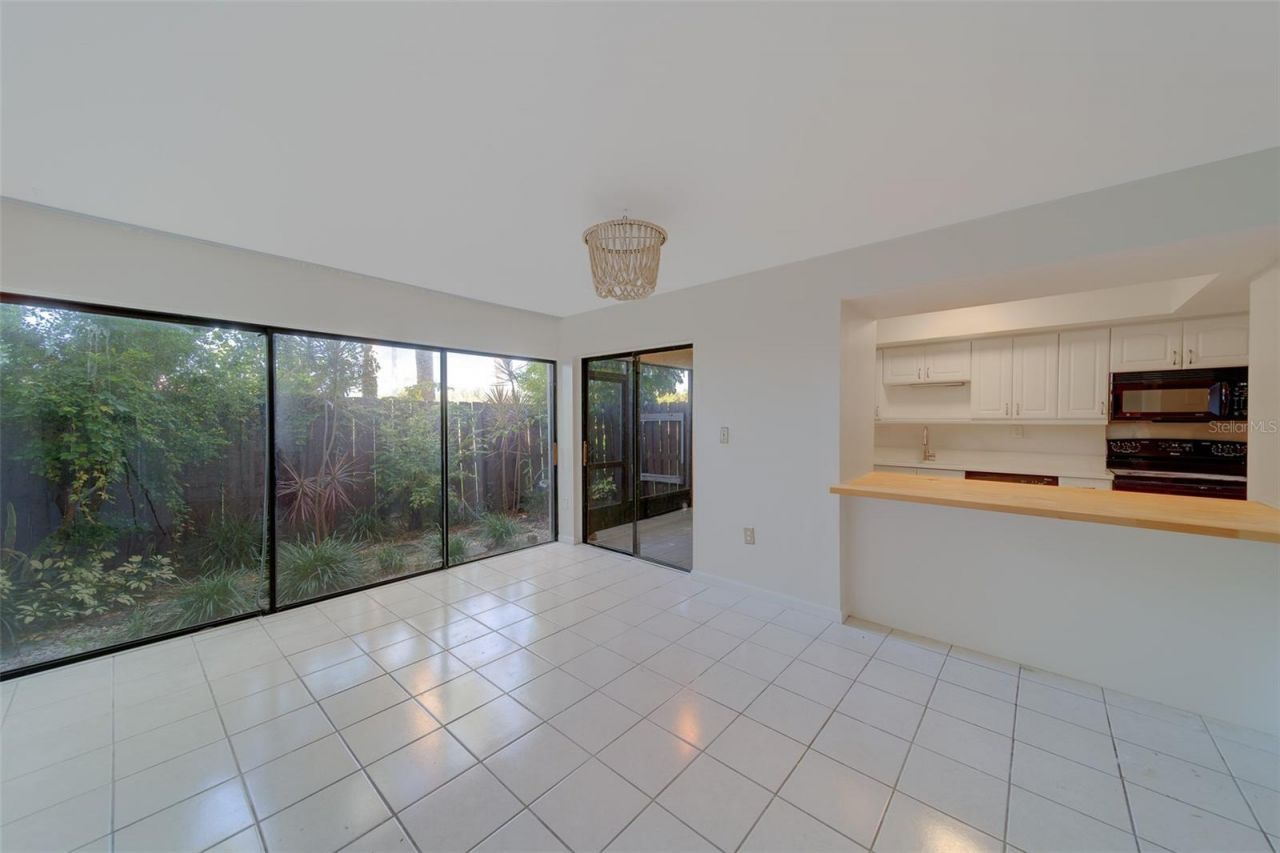 890 N Village Drive N, Unit 103, Saint Petersburg, FL 33716 Photo