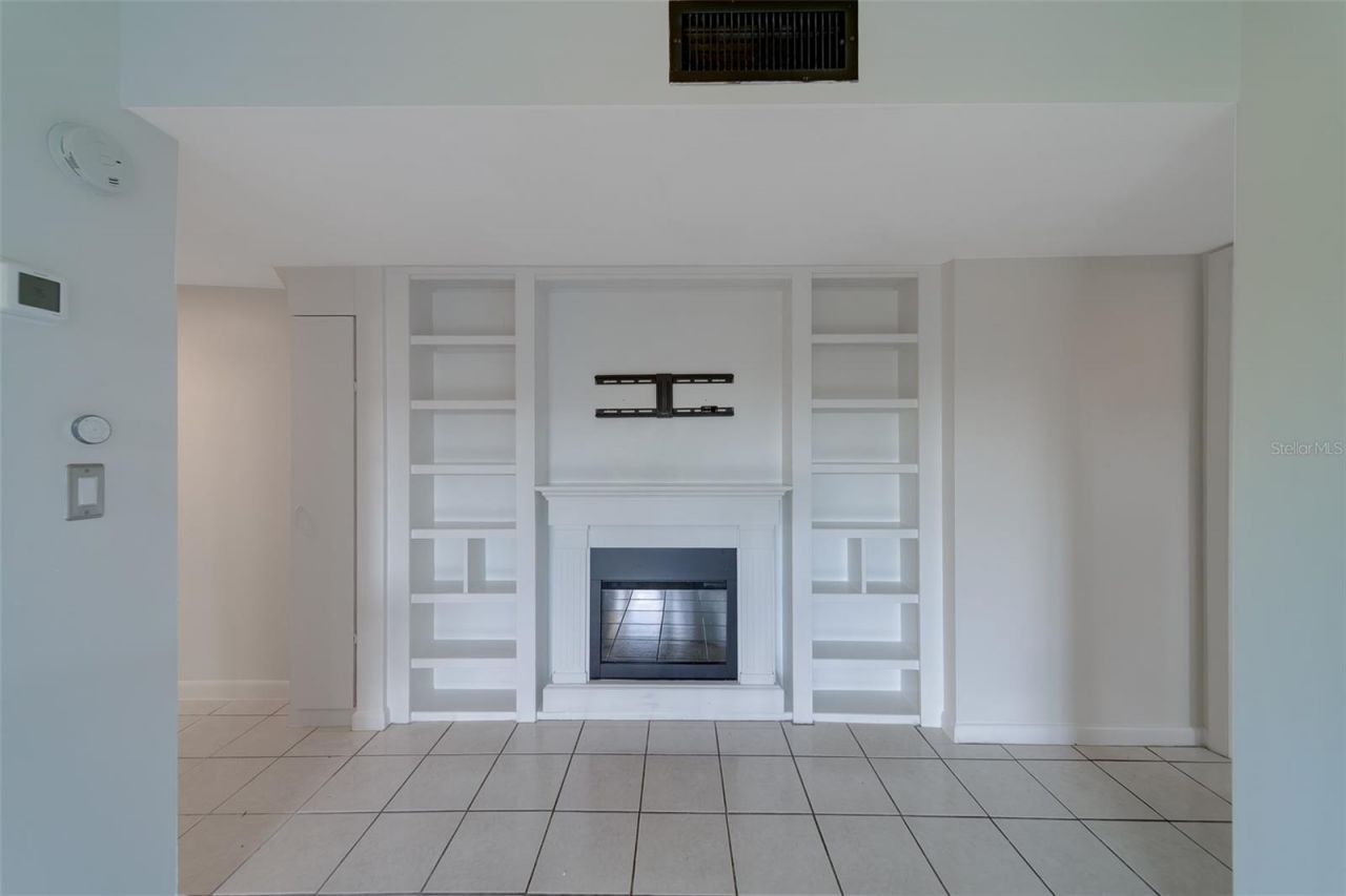 890 N Village Drive N, Unit 103, Saint Petersburg, FL 33716 Photo